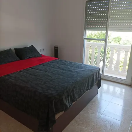 Casa vacanze Adosada, Piscina, Familia Y Vacaciones Pobla de Montornés