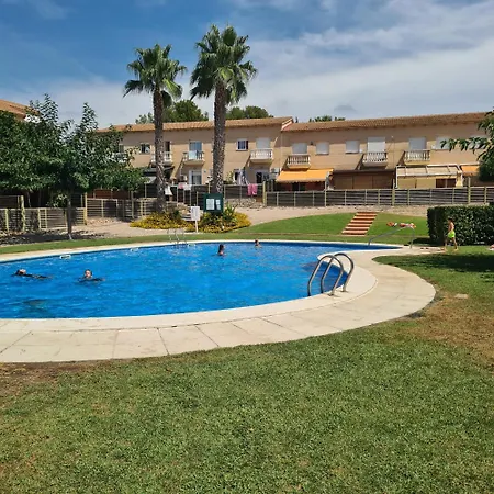 Adosada, Piscina, Familia Y Vacaciones Casa vacanze Pobla de Montornés